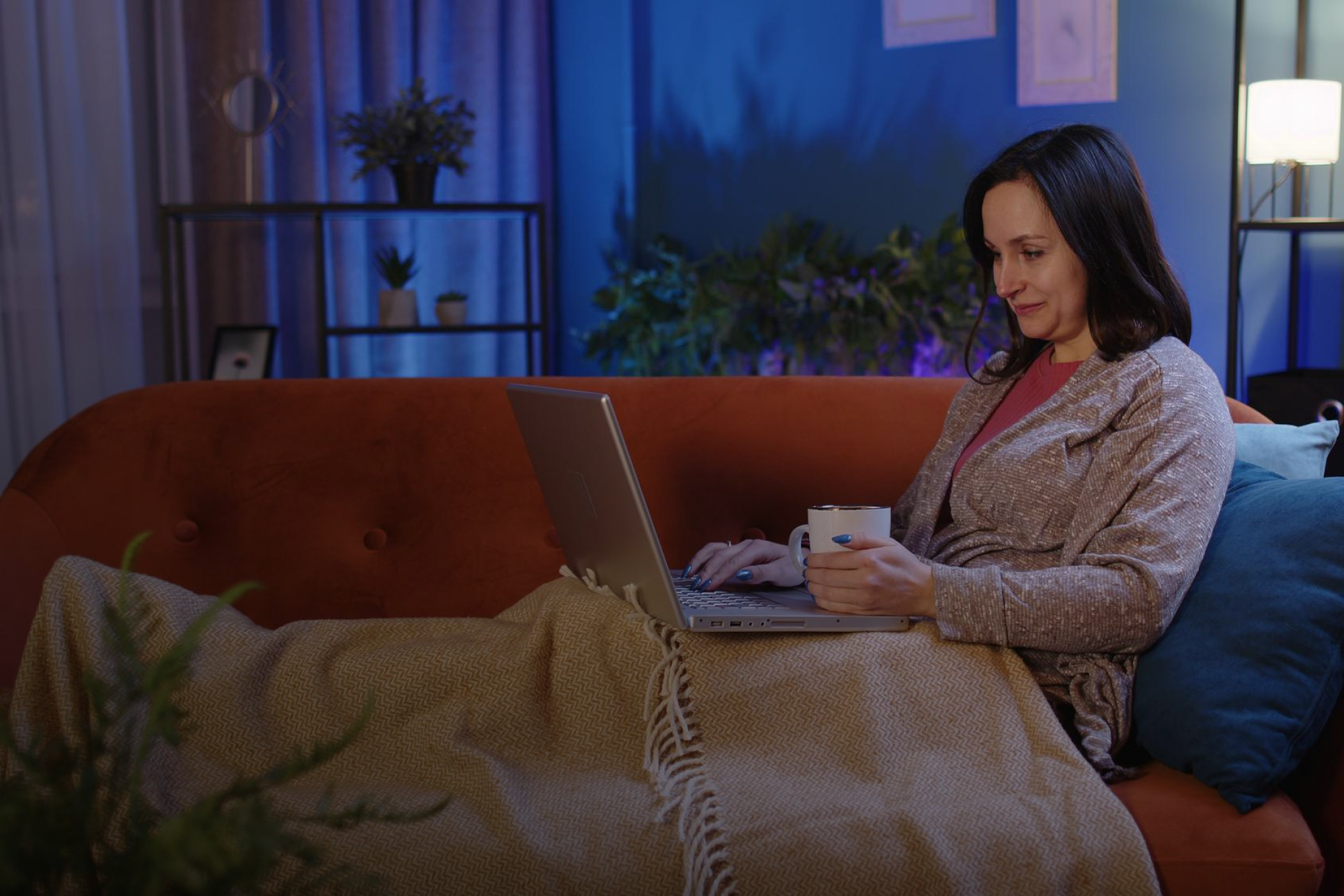 Send Cake With Love: How to Gift a Handmade Cake From Your Sofa